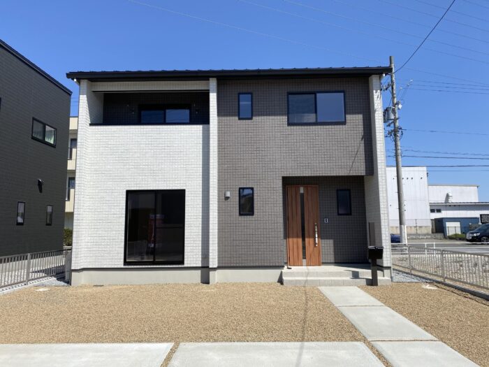 大垣市 中川 新築分譲 家具付き建売住宅 中川小徒歩3分で南向き オープン階段のあるおしゃれなデザイナーズ住宅 B区画 の分譲住宅 建売 新築戸建 岐阜の注文住宅 新築一戸建ならセイノーホーム 大垣市 中川 新築分譲 家具付き建売住宅 中川小徒歩3分で南向き オープン階段のあるおしゃれなデザイナーズ住宅 B区画 の分譲住宅 建売 新築戸建 岐阜の注文住宅 新築一戸建ならセイノーホーム